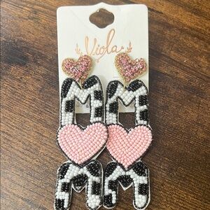 Viola Pink Heart 🩷 Mom Beaded Earrings